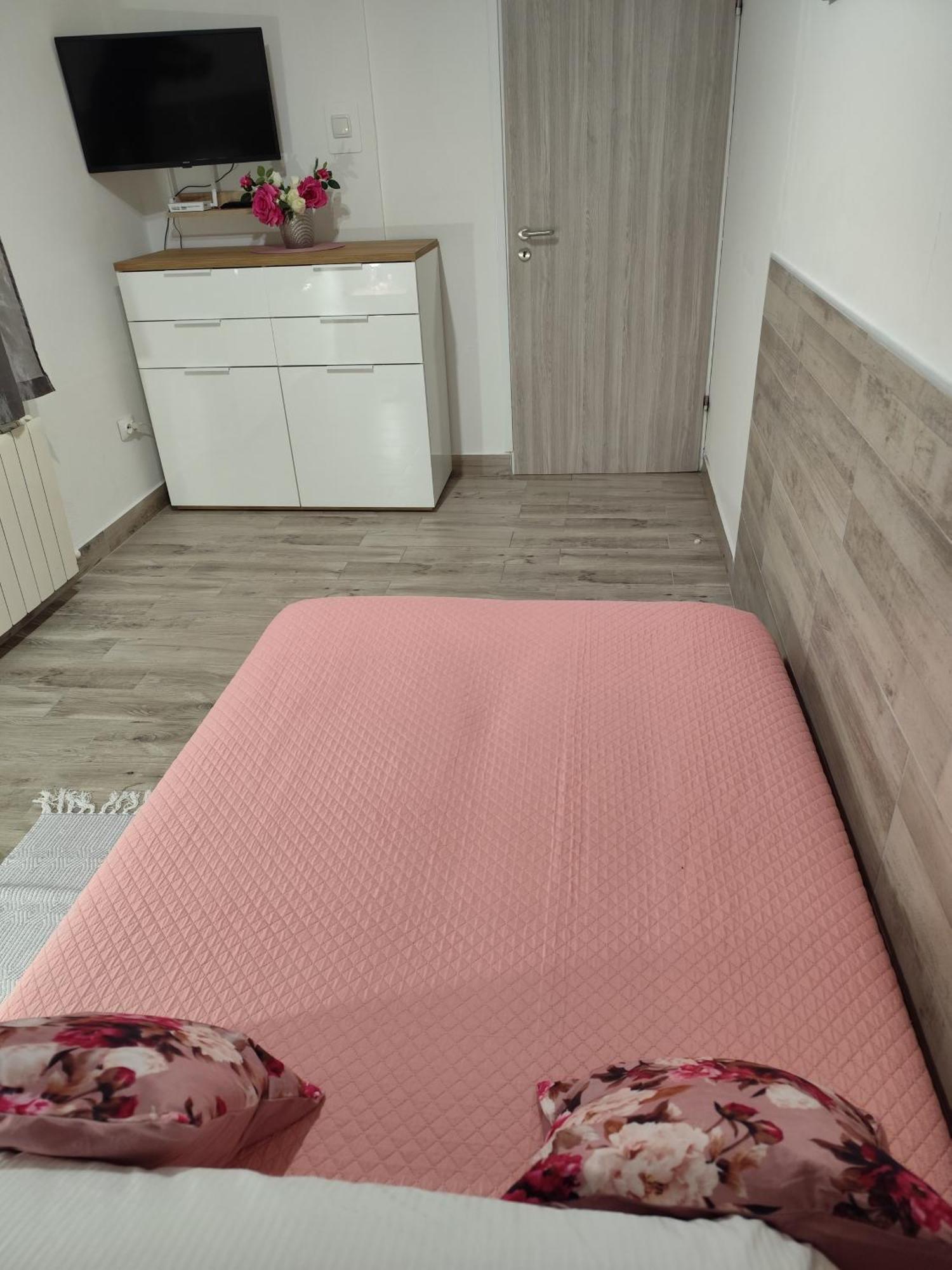 Nino Apartment